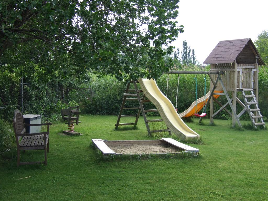 Ferienhaeuser Aura Sankt Andra am Zicksee Exterior photo